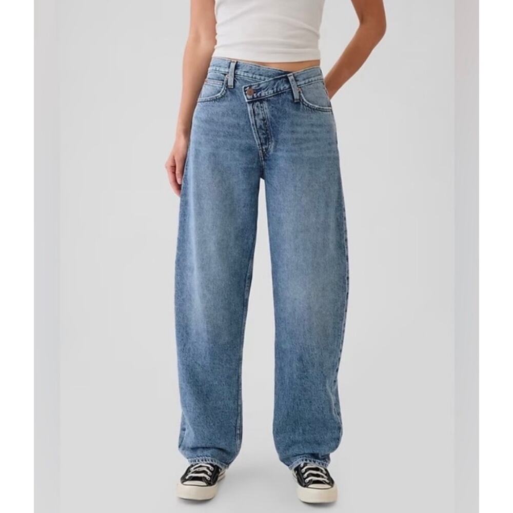 GAP Spring 2025 Barrel High Rise 00P Light Indigo Off-Center Waist Denim Jeans